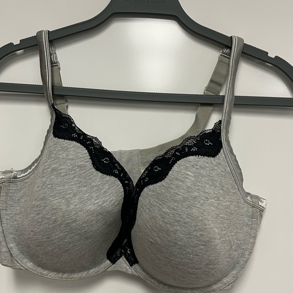 Cacique Gray and Black‎ Lace Bra Sz. 42DDD